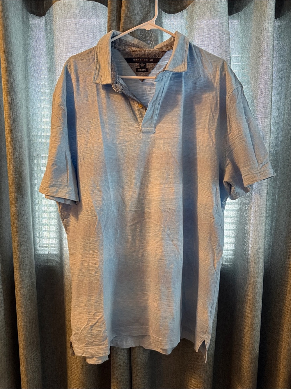 Tommy Hilfiger Men’s Sky Blue Polo with button collar